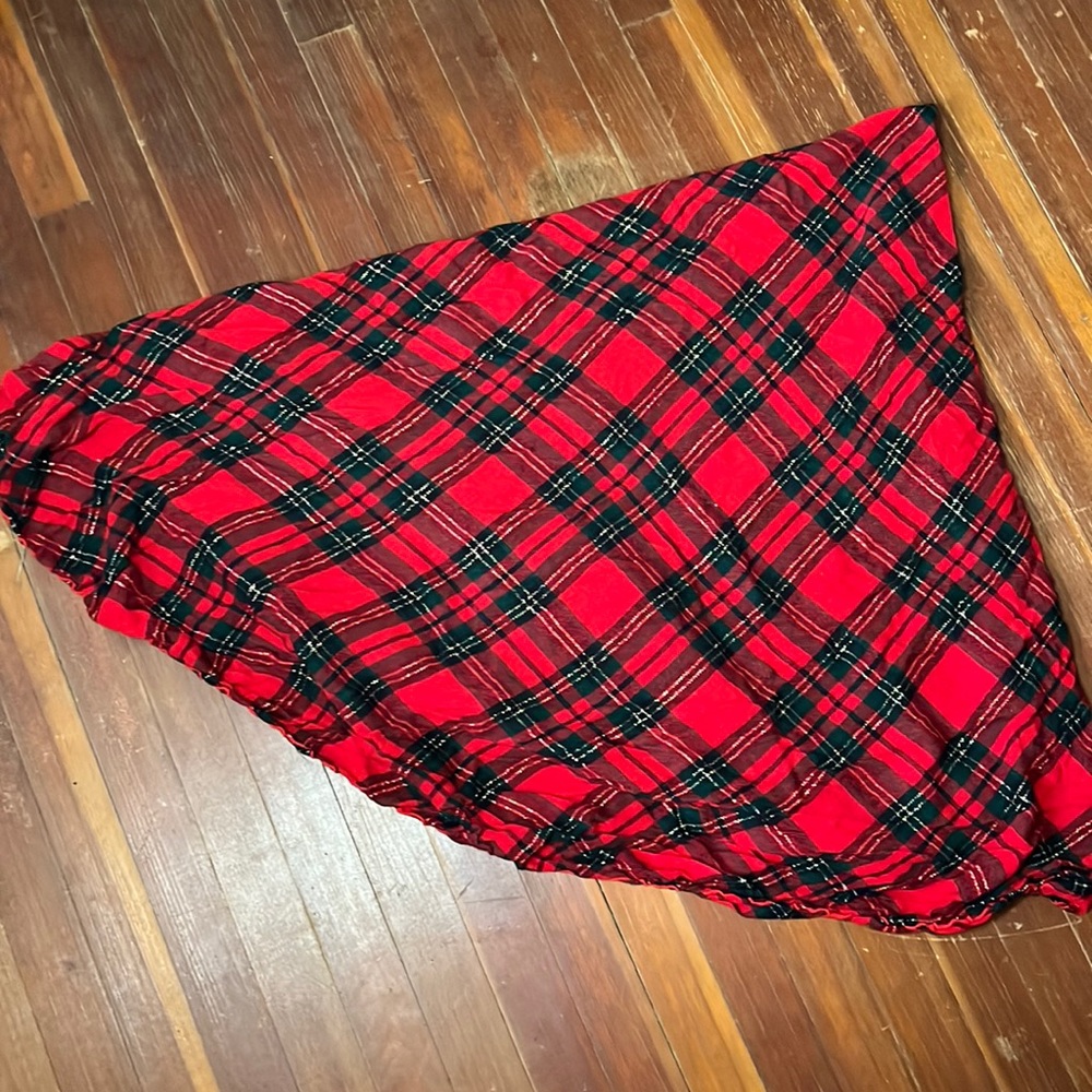 Oval Red Plaid Possibly Wool Table Cloth